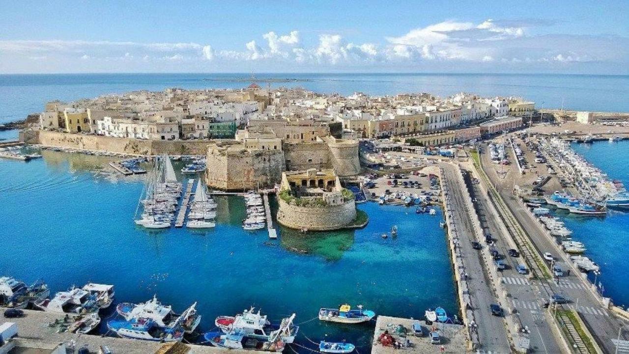 Minzoni Gallipoli Sul Mare E 130 Mt Dal Centro Luaran gambar